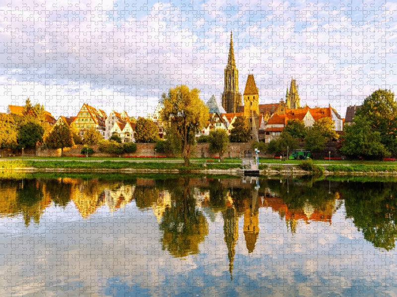 Donauschwabenufer mit historischen Häusern Unter der Metzig, Stadtbibliothek, Ulmer Münster und Metzgerturm - CALVENDO Foto-Puzzle'