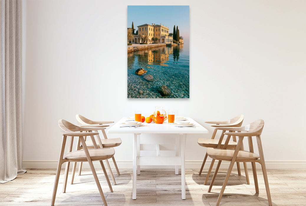 Premium Textil-Leinwand Gargnano – Exklusive Ruhe am Lago di Garda
