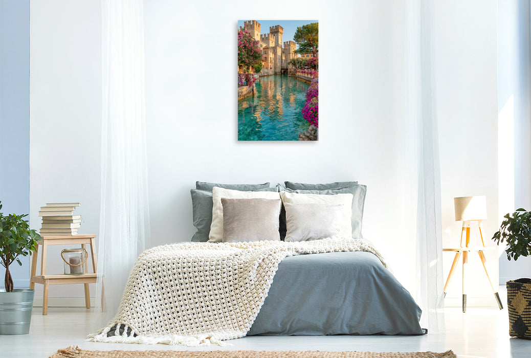 Premium Textil-Leinwand Sirmione – Romantik und Geschichte am Gardasee