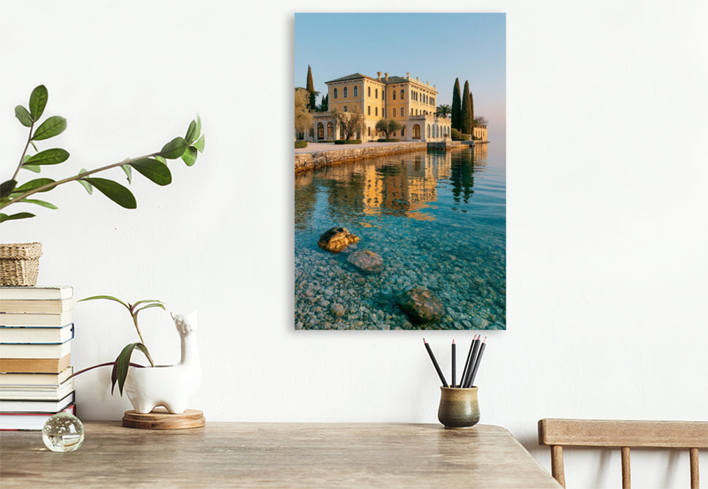 Premium Textil-Leinwand Gargnano – Exklusive Ruhe am Lago di Garda
