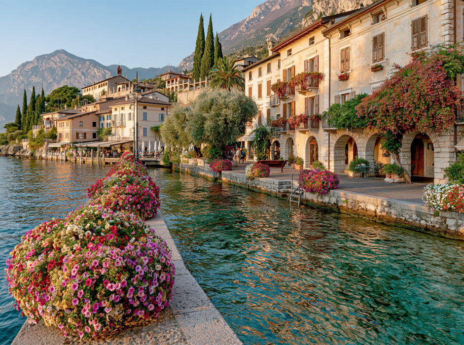 Limone sul Garda – Spätsommerliche Idylle an der Seepromenade - CALVENDO Foto-Puzzle'