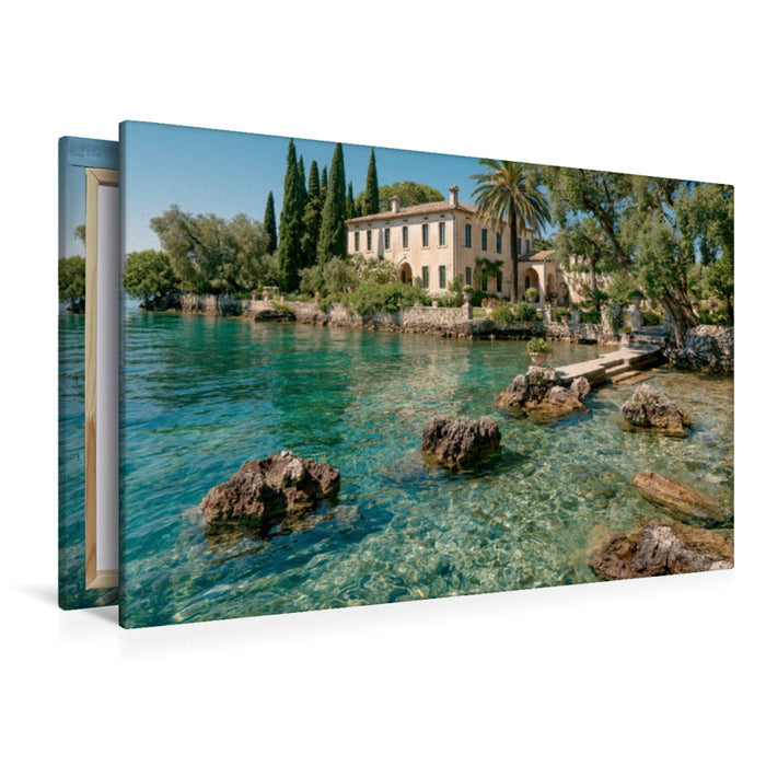 Premium Textil-Leinwand Punta San Vigilio – Mediterrane Eleganz am Lago di Garda