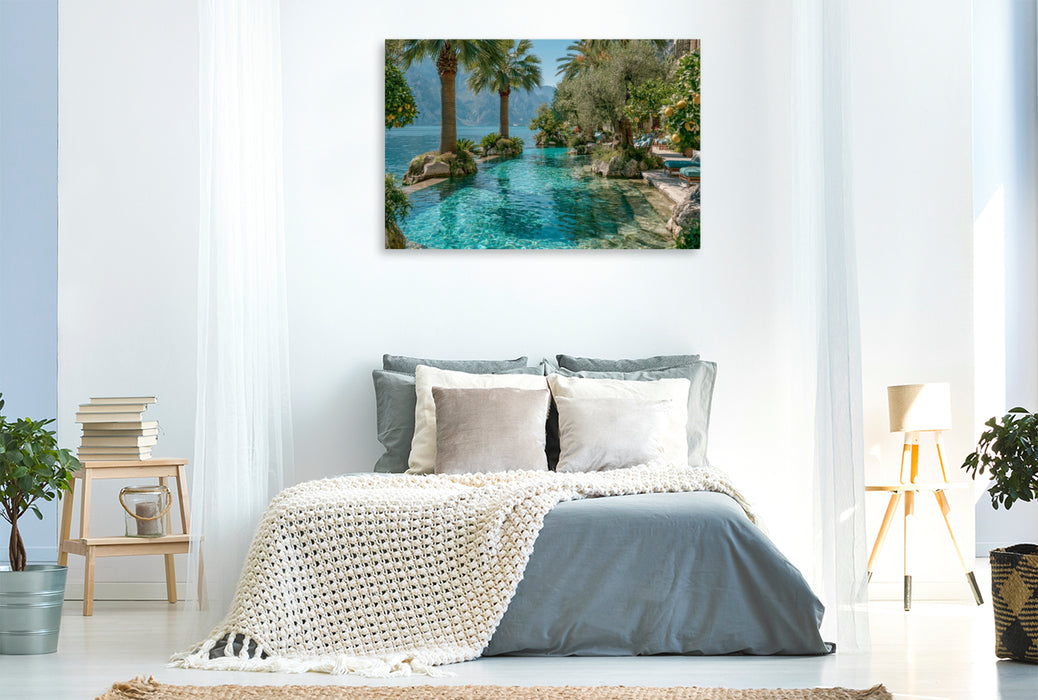 Premium Textil-Leinwand Gardasee – Mediterrane Gärten voller Frühlingslicht