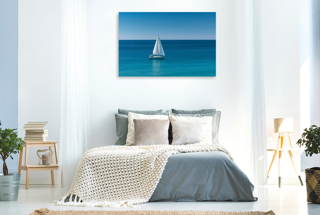 Premium Textil-Leinwand Tropea, Kalabrien – Einsames Segelboot auf türkisfarbenem Meer