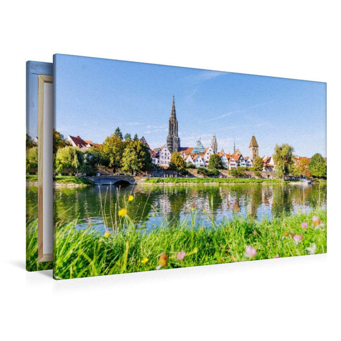 Premium Textil-Leinwand Ulm: Donauschwabenufer mit Ulmer Münster und Metzgerturm