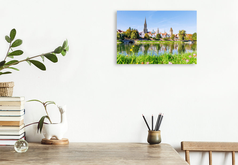 Premium Textil-Leinwand Ulm: Donauschwabenufer mit Ulmer Münster und Metzgerturm