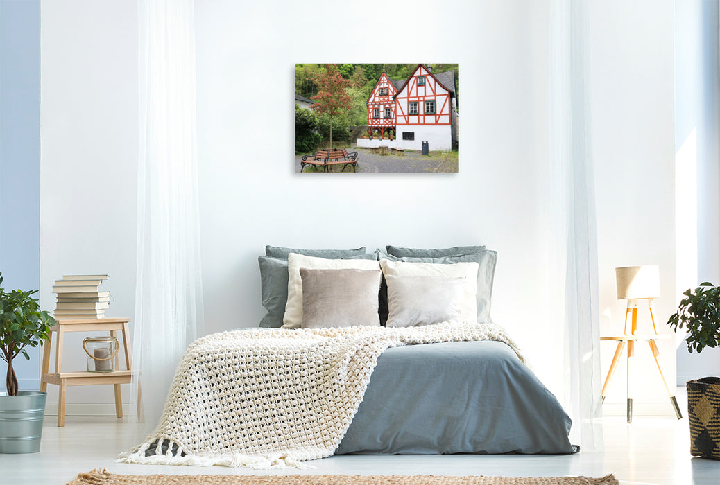 Premium Textil-Leinwand Monreal, Fachwerkdorf in der Eifel