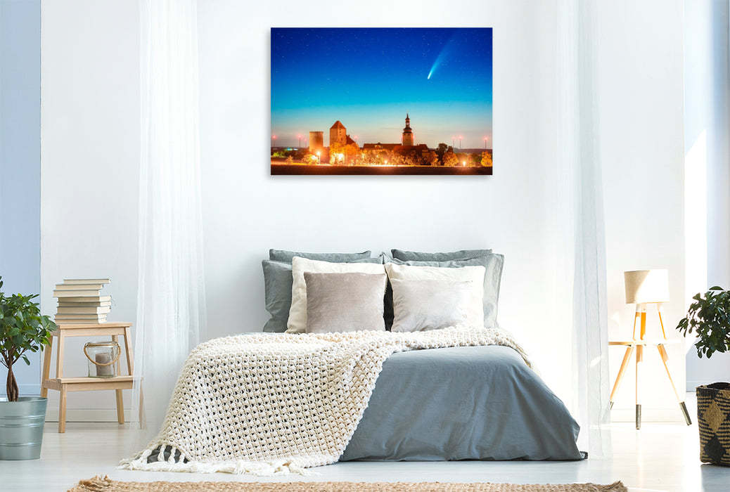 Premium Textil-Leinwand Burg Querfurt und Komet Neowise