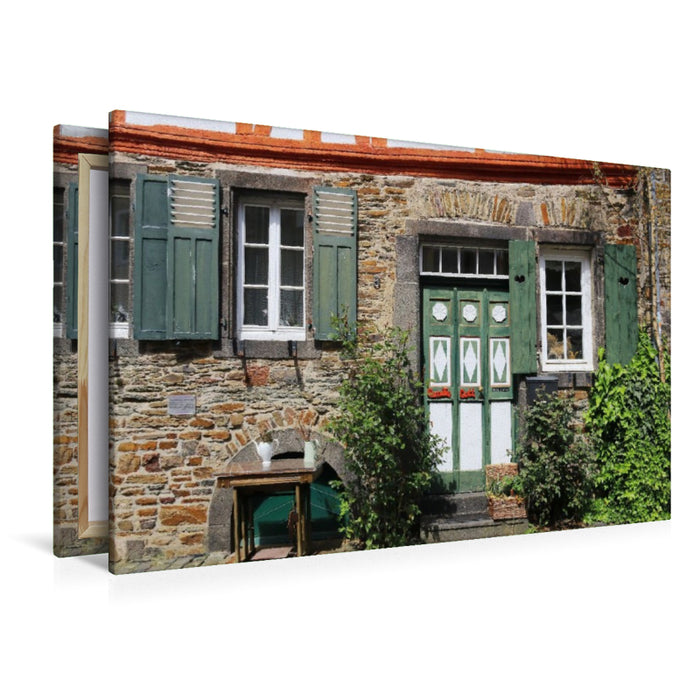 Premium Textil-Leinwand Monreal, Fachwerkdorf in der Vulkaneifel