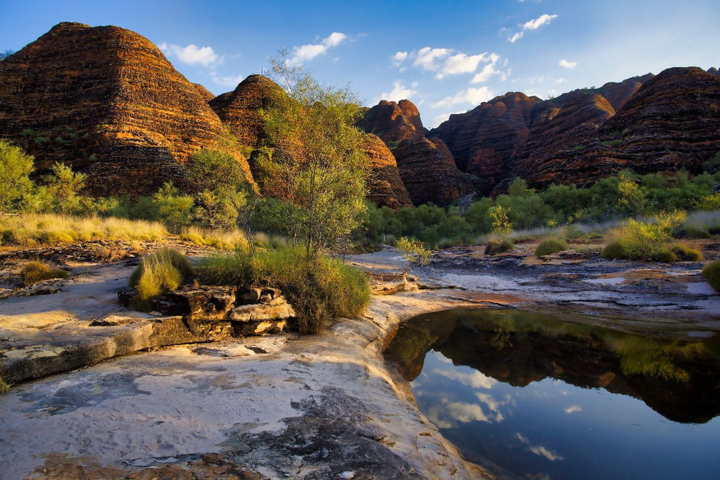 Premium Textil-Leinwand Pancake Mountains: bizarre Felsformen im australischen Outback