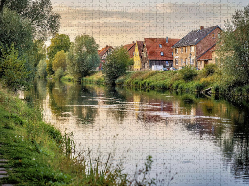 Ein Fluss, der Ruhe sammelt und weiterträgt. - CALVENDO Foto-Puzzle'