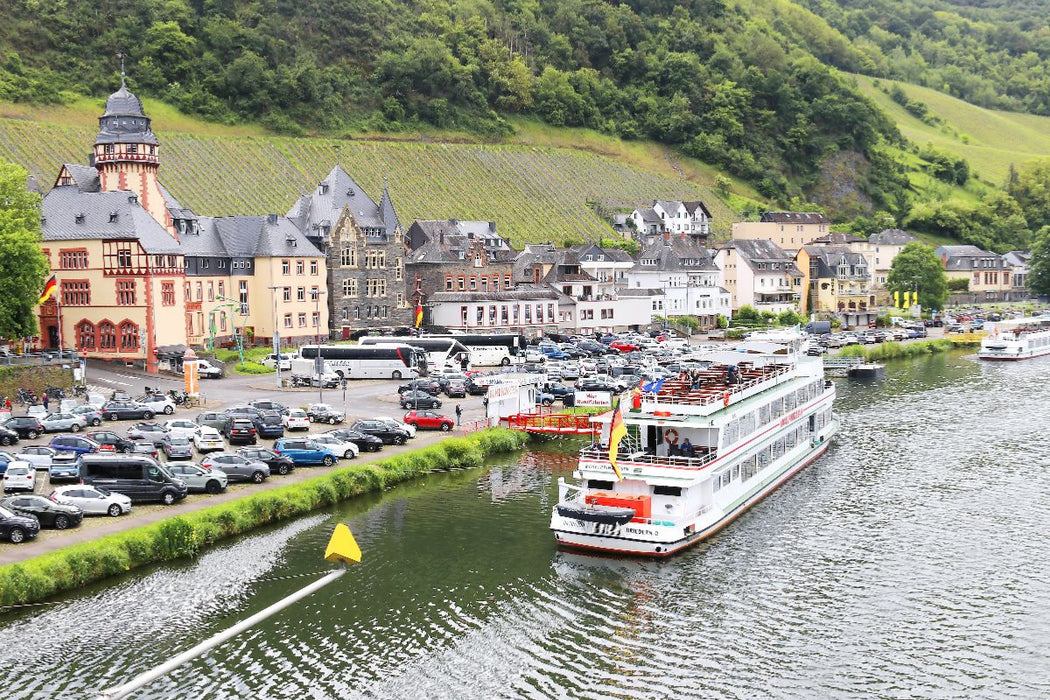 Premium Textil-Leinwand Schiffsanlegestelle in Bernkastel-Kues