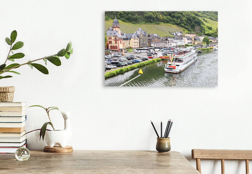 Premium Textil-Leinwand Schiffsanlegestelle in Bernkastel-Kues