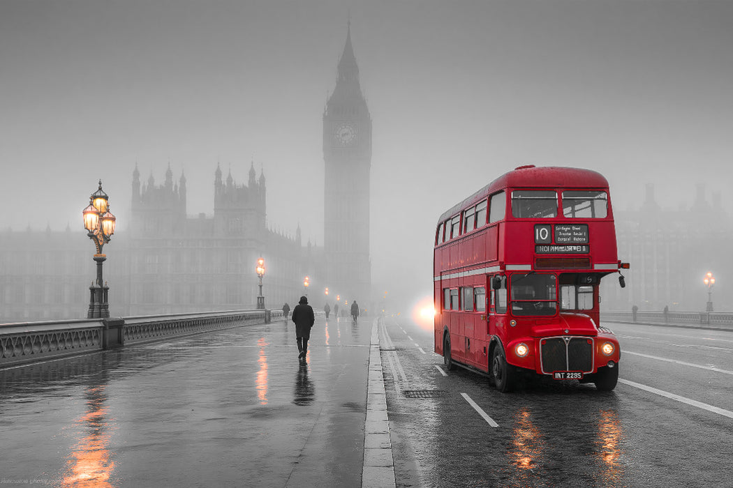 Premium Textil-Leinwand London, zeitlose Ikone im Nebel