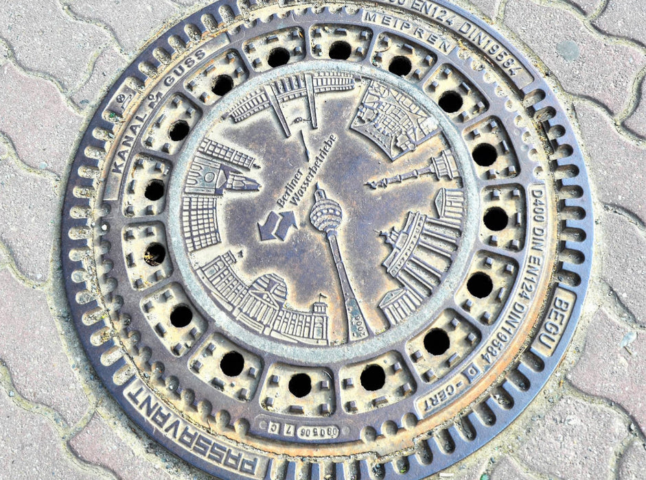 Kanaldeckel Schachtabdeckung Schachtdeckel Berliner Wasserbetriebe Wanddekoration der besonderen Art - CALVENDO Foto-Puzzle'