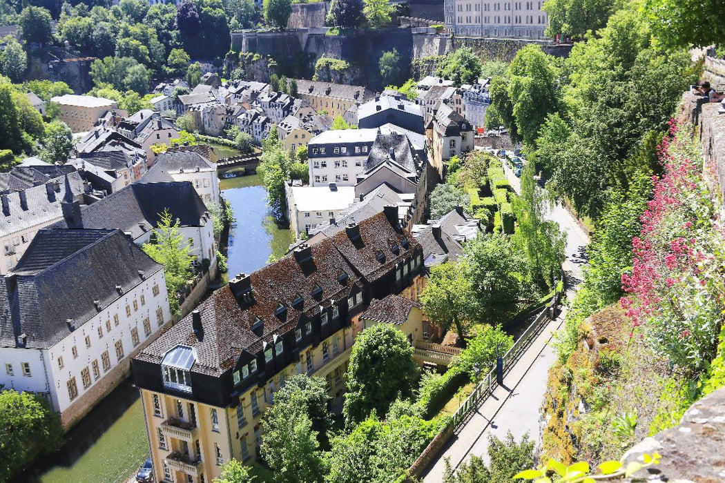 Premium Textil-Leinwand Luxemburg, Stadtteil Grund mit Blick auf die Alzette