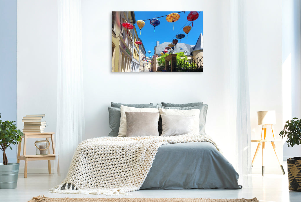 Premium Textil-Leinwand Luxemburg-Stadt, Lampions in der Rue du St. Esprit