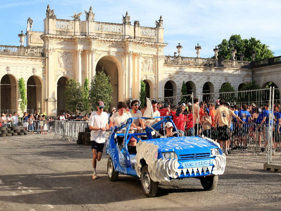 Nancy, 24-Stunden-Rennen auf dem Place de la Carrière mit selbstgebauten Wagen - CALVENDO Foto-Puzzle'