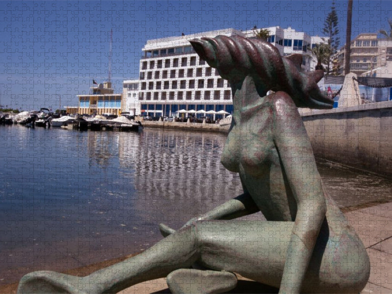 Meerjungfrau im Hafen Faros - CALVENDO Foto-Puzzle'