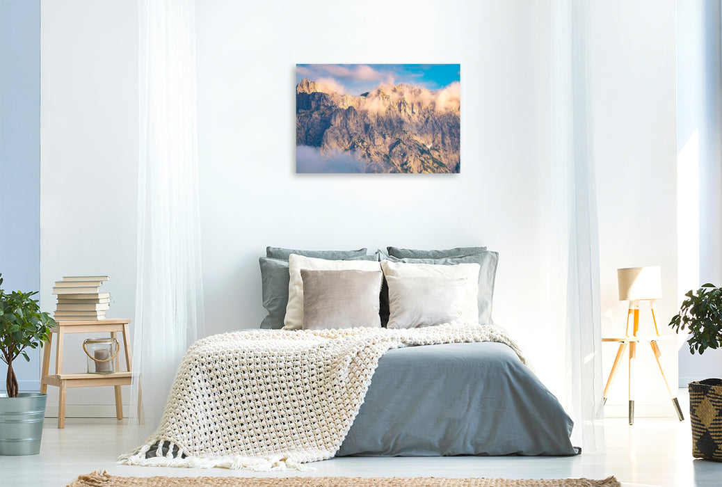 Premium Textil-Leinwand Karwendel in Wolken