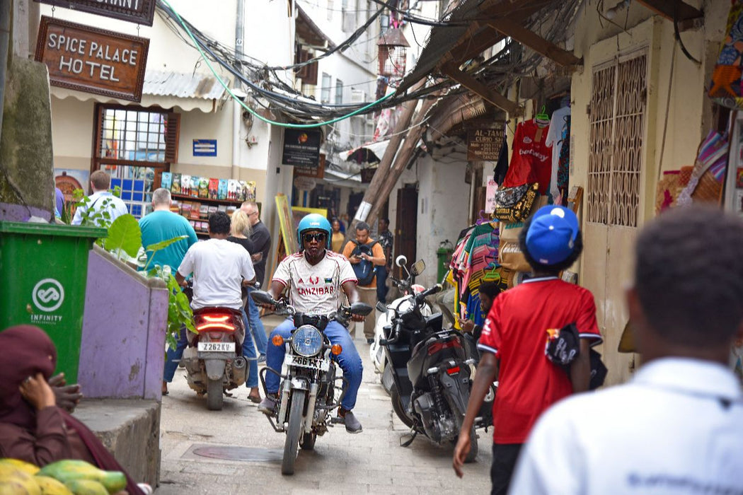 Premium Textil-Leinwand Stadtgeschehen in Stone Town