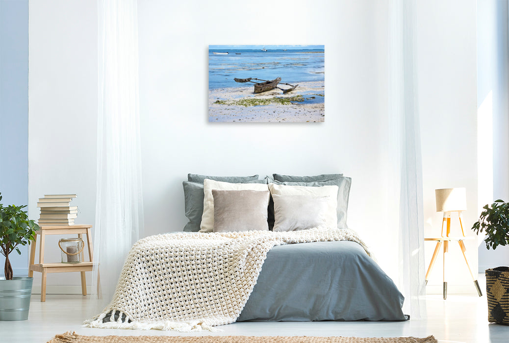 Premium Textil-Leinwand Holzboot am Strand