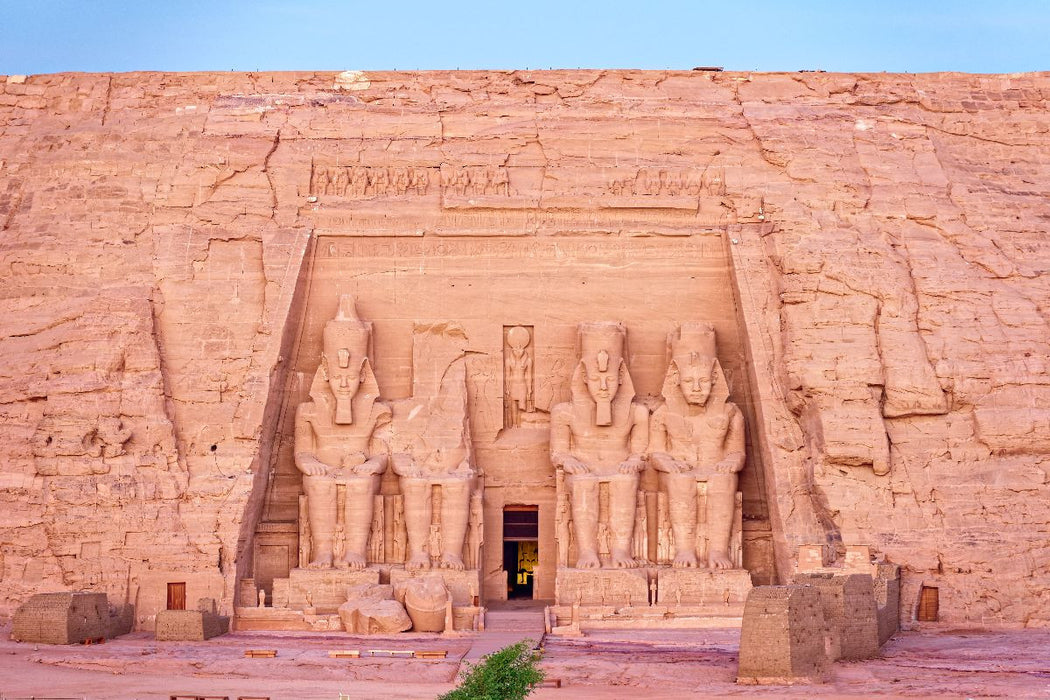 Premium Textil-Leinwand Großer Tempel Ramses II. bei Tagesanbruch (Abu Simbel)