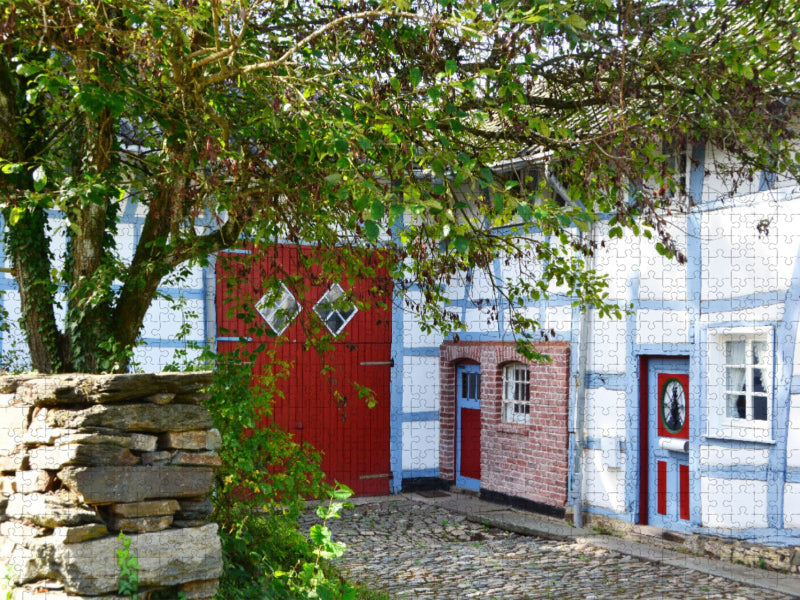 Das Eifeldorf Eicherscheid - ein Fachwerkhaus - CALVENDO Foto-Puzzle'