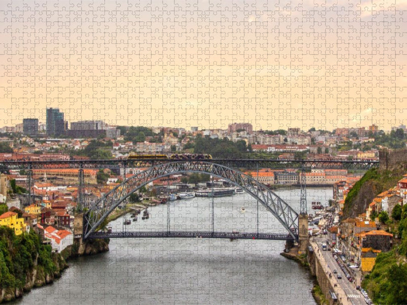 Die Brücke Ponte Dom Luís I - CALVENDO Foto-Puzzle'