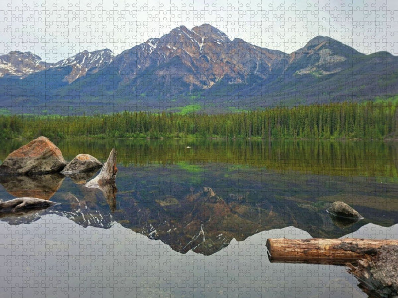 Pyramid Lake, Alberta - CALVENDO Foto-Puzzle'