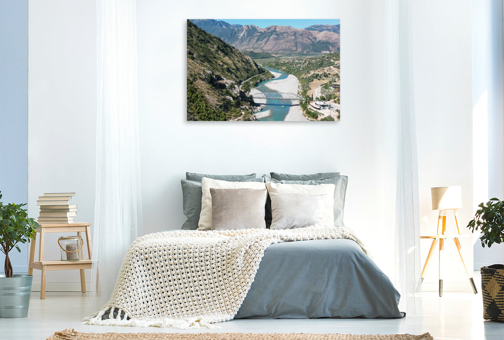 Premium Textil-Leinwand Der Fluß Vjosa Albanien