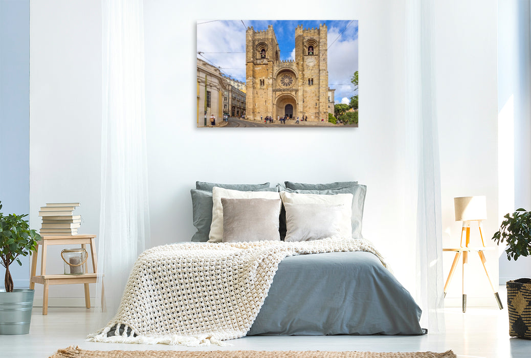 Premium Textil-Leinwand Lissabons älteste Kirche im Herzen der Alfama