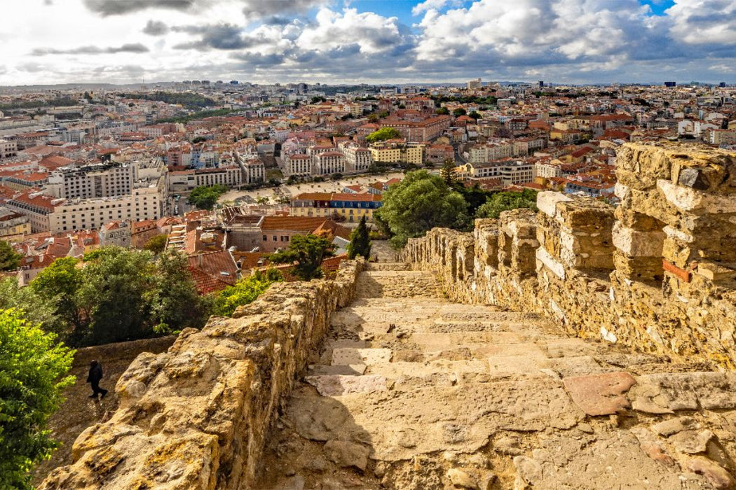 Premium Textil-Leinwand Historische Stufen ins Herz von Lissabon