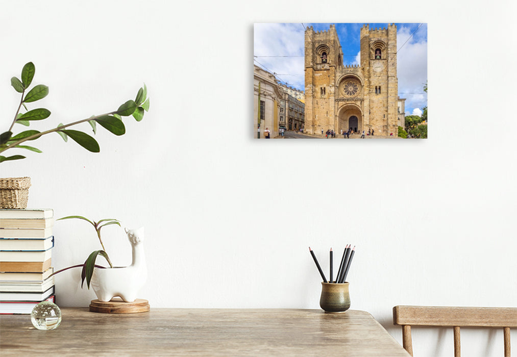 Premium Textil-Leinwand Lissabons älteste Kirche im Herzen der Alfama