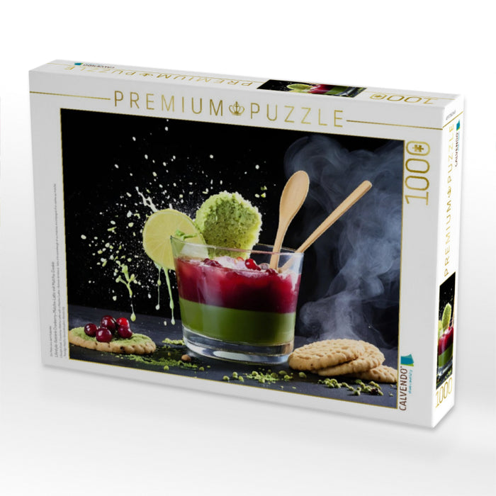 Lifestyle-Getränk Cranberry-Matcha-Latte mit Matcha-Cookie - CALVENDO Foto-Puzzle'