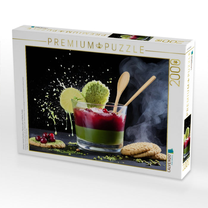Lifestyle-Getränk Cranberry-Matcha-Latte mit Matcha-Cookie - CALVENDO Foto-Puzzle'