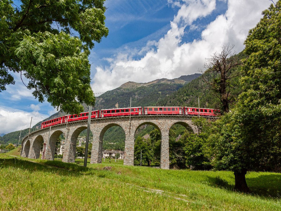 Die Schweizer Eisenbahn auf dem Kreisviadukt - CALVENDO Foto-Puzzle'