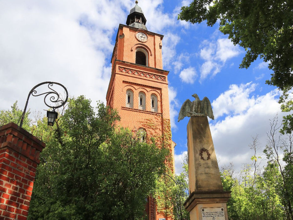 Evangelische Stadtkirche Buckow mit Kriegerdenkmal - CALVENDO Foto-Puzzle'