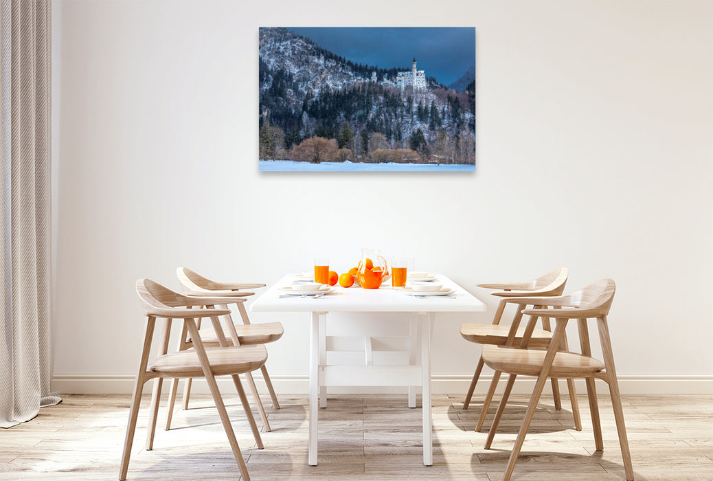 Premium Textil-Leinwand Winterstimmung am Schloss Neuschwanstein bei Hohenschwangau