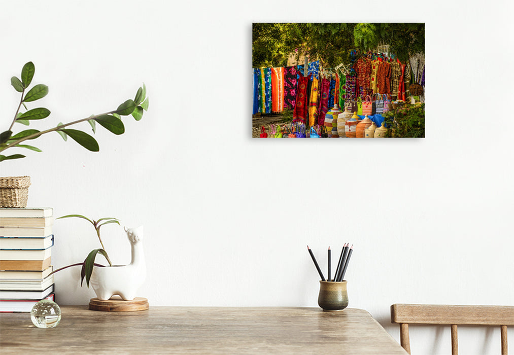 Premium Textil-Leinwand Kunsthandwerk und Stoffe – Bunter Markt im Senegal