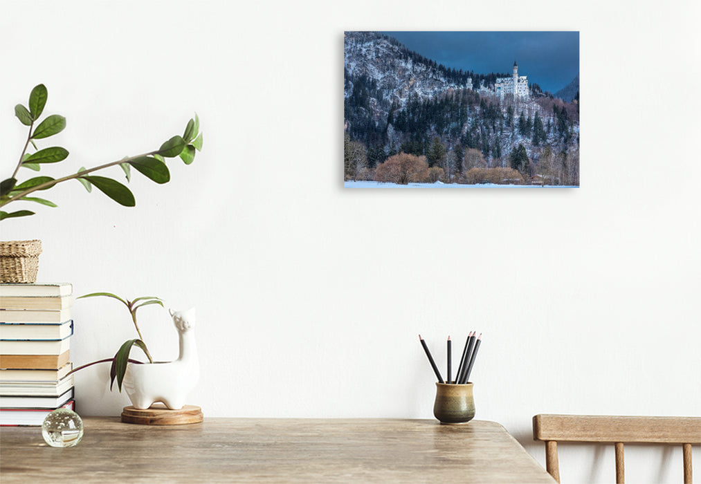 Premium Textil-Leinwand Winterstimmung am Schloss Neuschwanstein bei Hohenschwangau