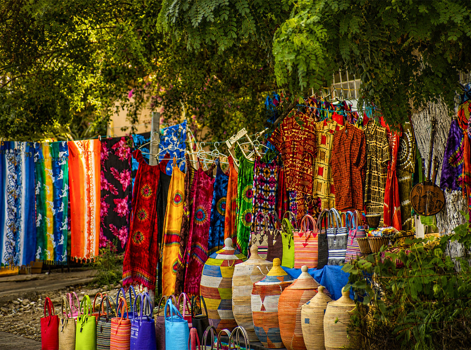Kunsthandwerk und Stoffe – Bunter Markt im Senegal - CALVENDO Foto-Puzzle'