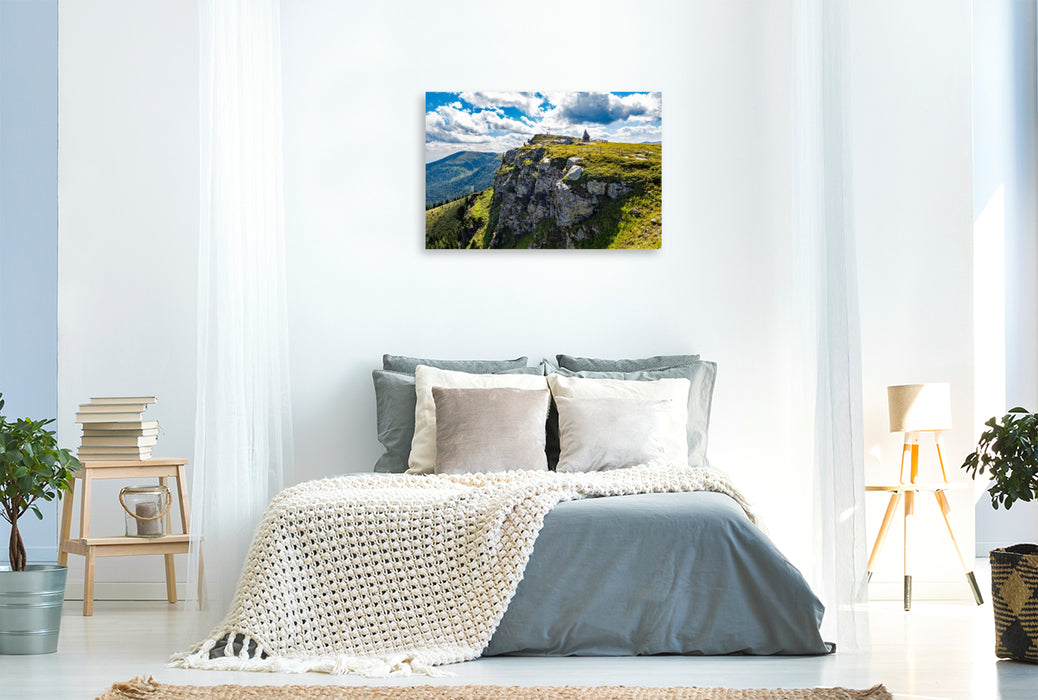 Premium Textil-Leinwand Gipfelkreuz und Kapelle auf der Frauenalpe