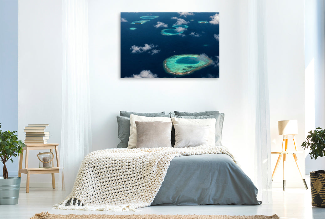 Premium Textil-Leinwand Ringförmiges Korallenatoll – Naturparadies der Malediven