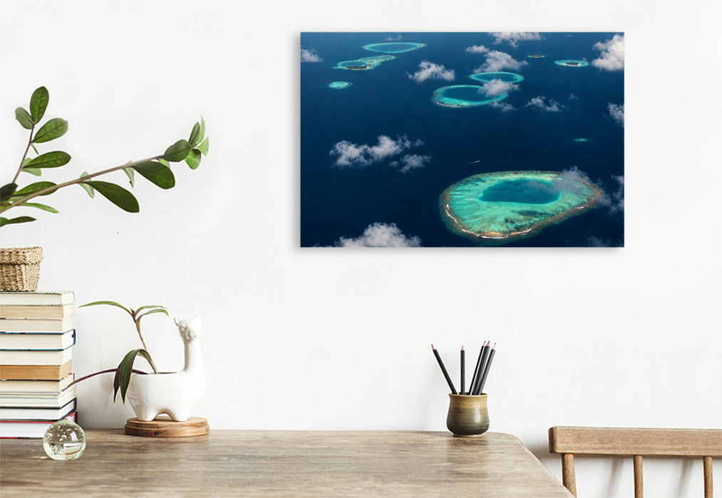 Premium Textil-Leinwand Ringförmiges Korallenatoll – Naturparadies der Malediven