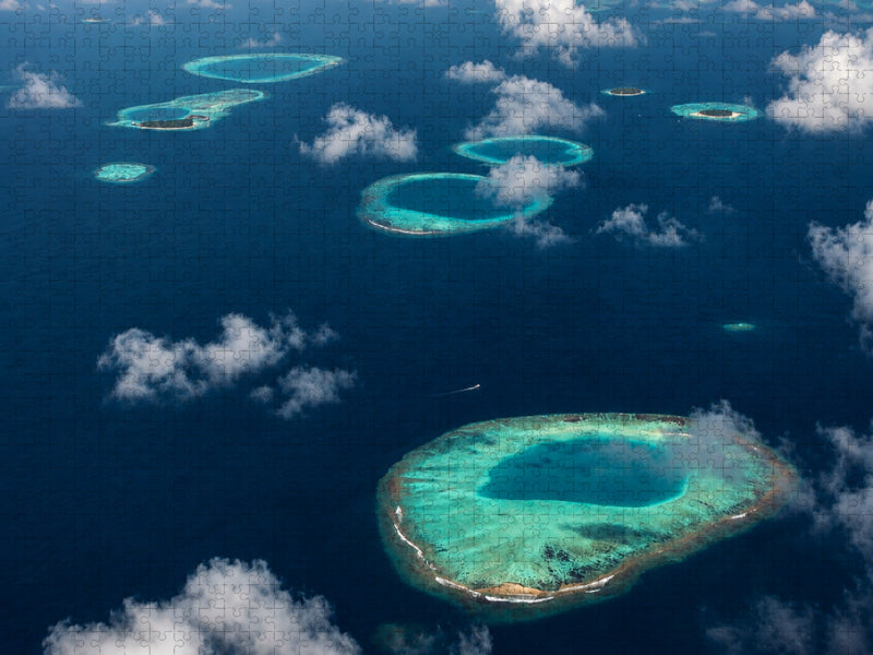 Ringförmiges Korallenatoll – Naturparadies der Malediven - CALVENDO Foto-Puzzle'