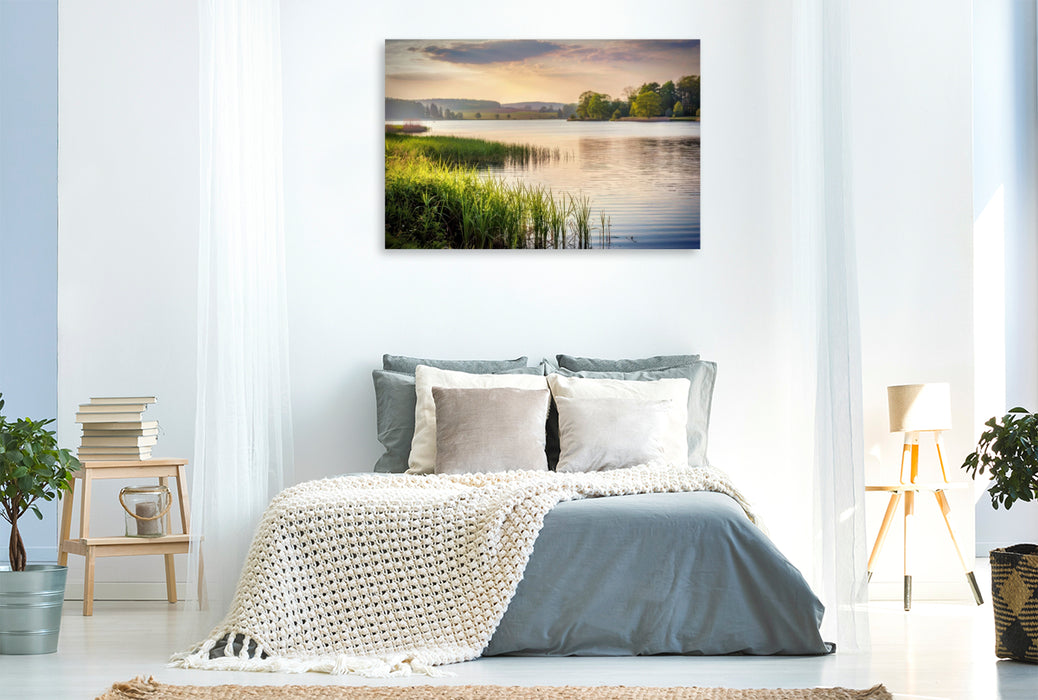 Premium Textil-Leinwand Wo Wasser zur Ruhe kommt und Gedanken frei werden.