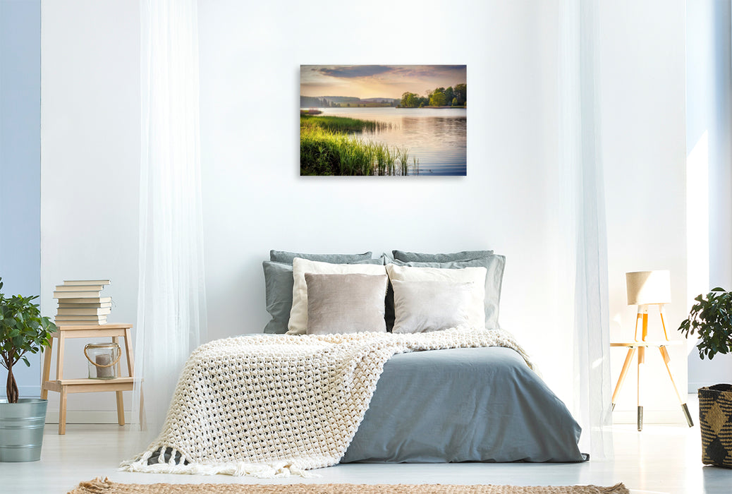 Premium Textil-Leinwand Wo Wasser zur Ruhe kommt und Gedanken frei werden.