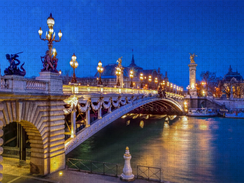 Seine-Brücke Pont Alexandre III zur blauen Stunde - CALVENDO Foto-Puzzle'