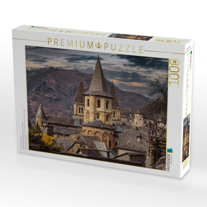Sainte-Foy über den Dächern von Conques - CALVENDO Foto-Puzzle'